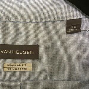 17 1/2 Men’s Van Heusen Light Blue Regular Fit Shirt